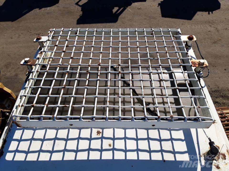 CAT 325LN 驾驶室与内部