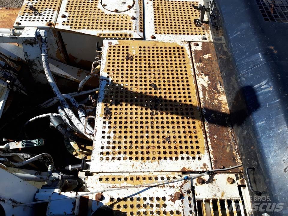 CAT 325LN 驾驶室与内部