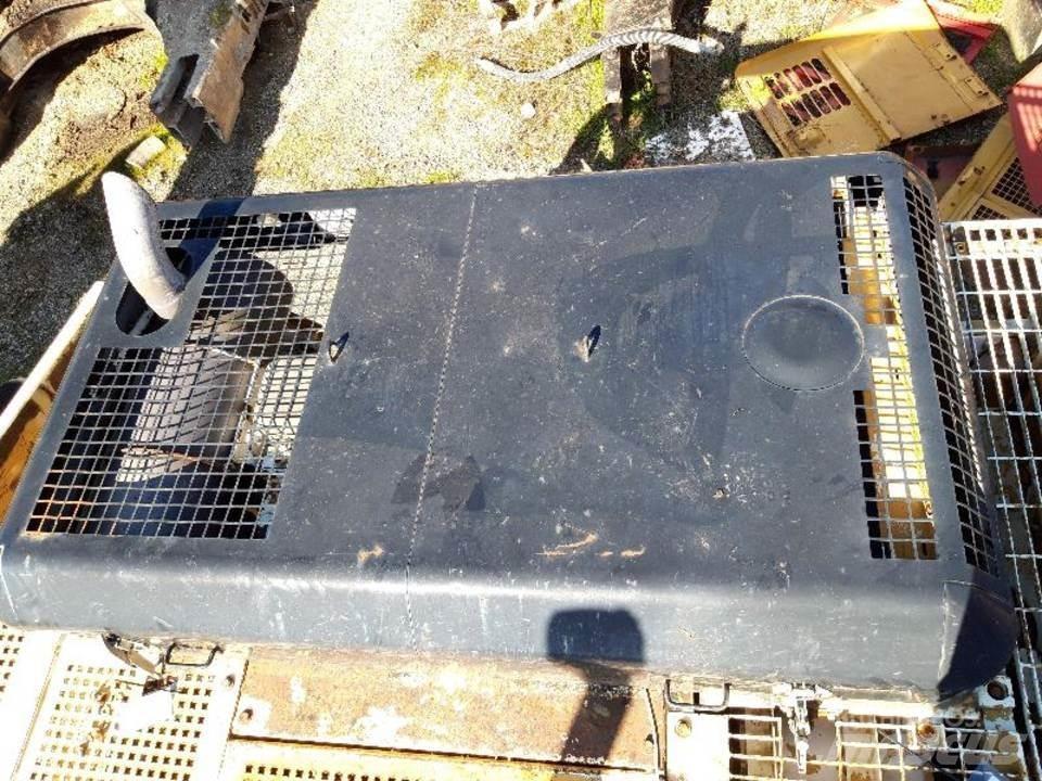 CAT 325LN 驾驶室与内部