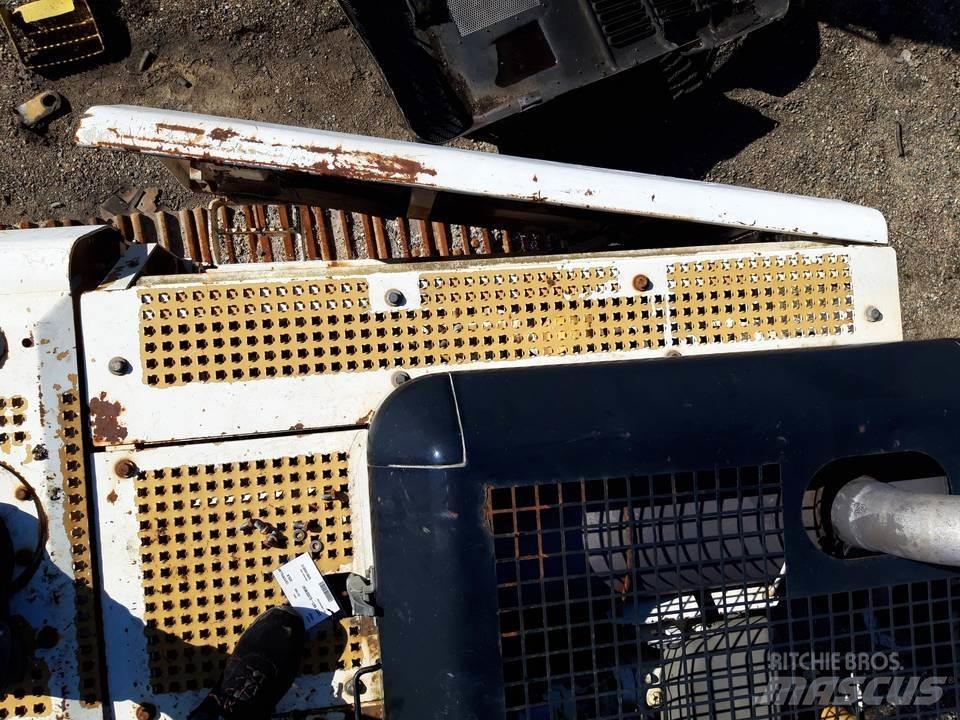 CAT 325LN 驾驶室与内部