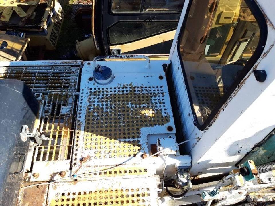 CAT 325LN 驾驶室与内部