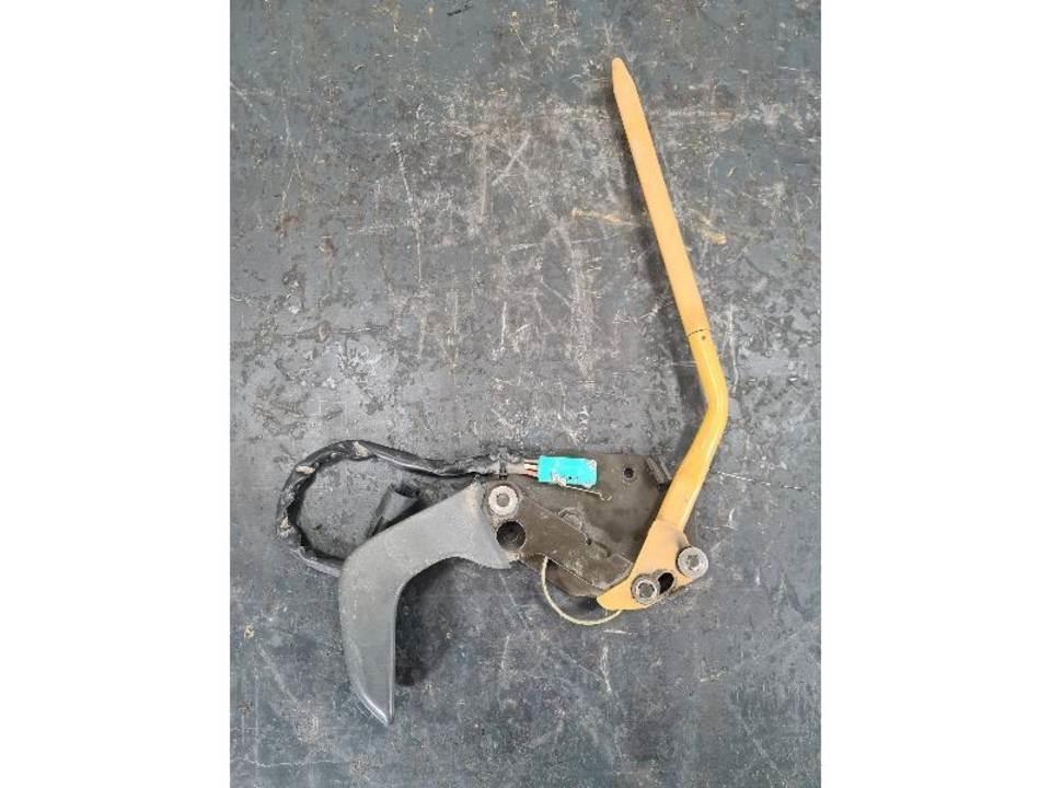 CAT 336DL 驾驶室与内部