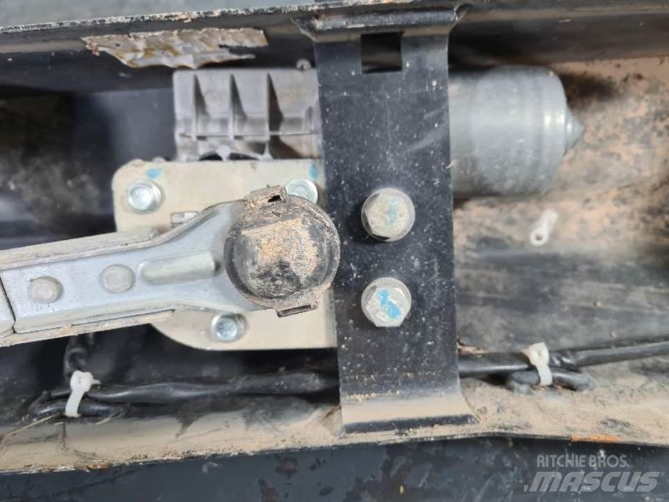 CAT 336DL 驾驶室与内部