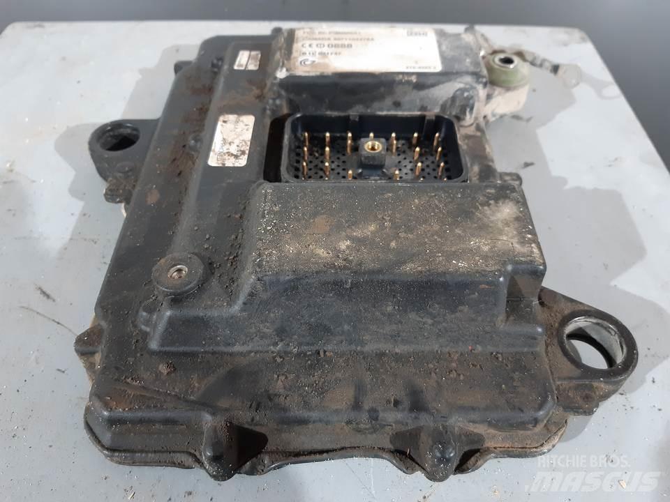 CAT 345C 驾驶室与内部
