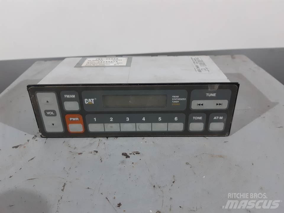 CAT 345C 驾驶室与内部