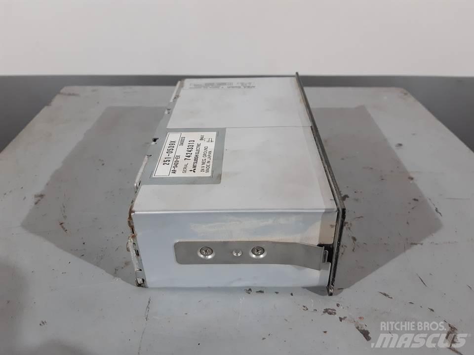 CAT 345C 驾驶室与内部