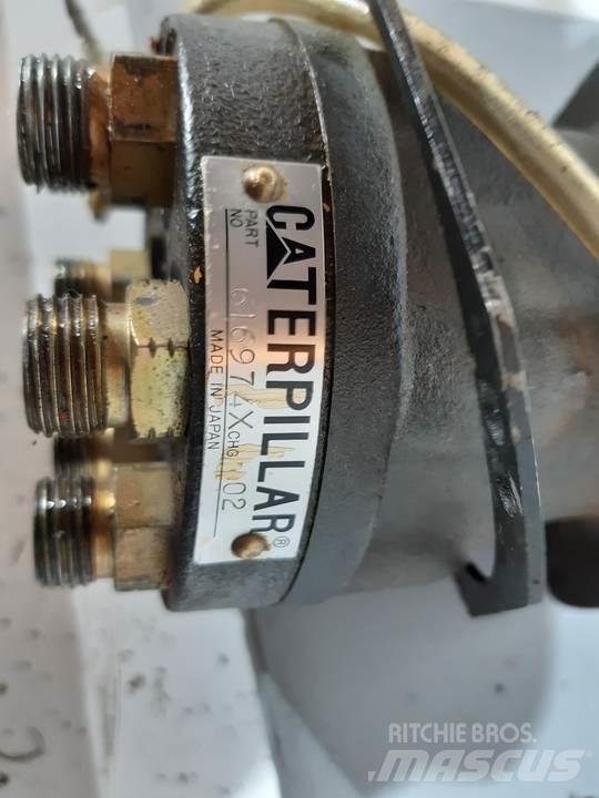 CAT 350 驾驶室与内部