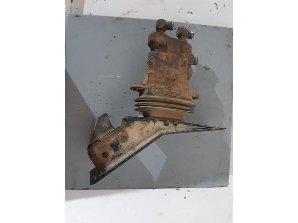 CAT 350 驾驶室与内部