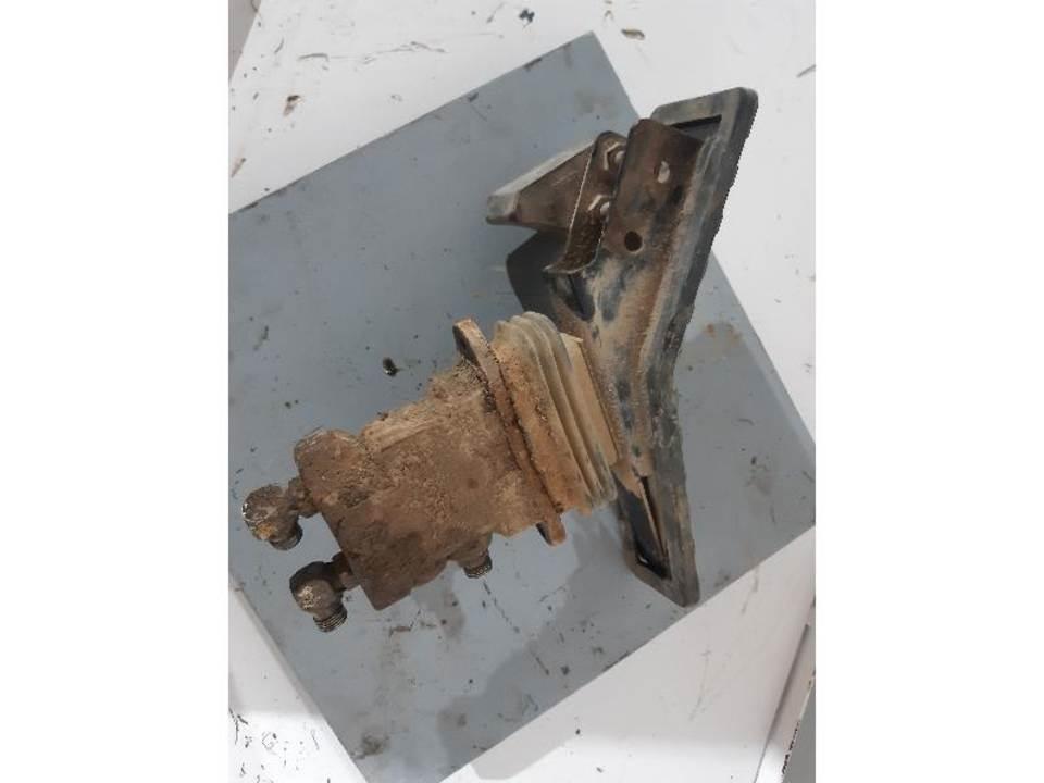 CAT 350 驾驶室与内部