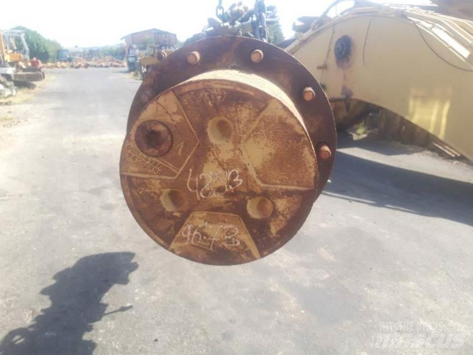 CAT 438B 传动装置