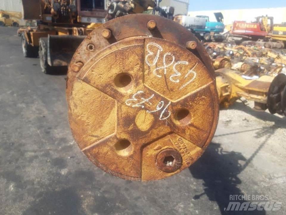 CAT 438B 传动装置
