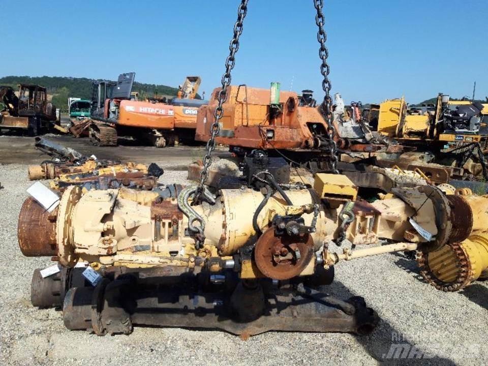 CAT 438B 传动装置