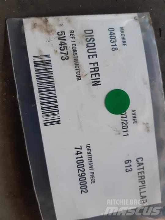 CAT 613 履带、链条和底盘
