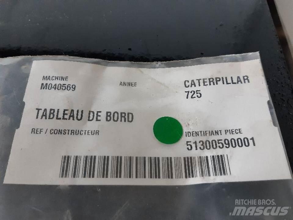 CAT 725 驾驶室与内部