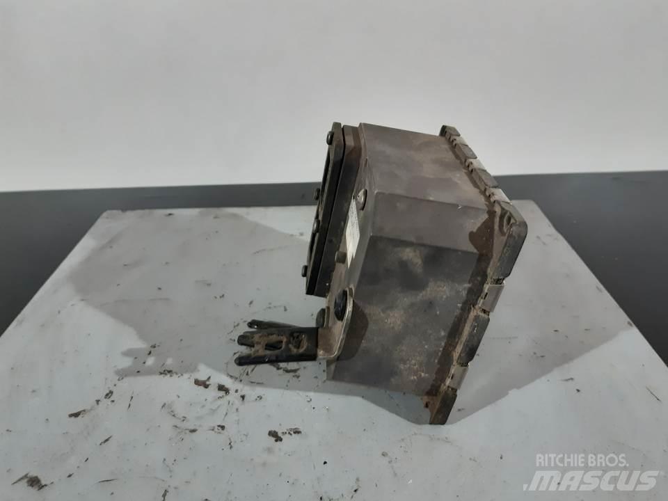 CAT 725 驾驶室与内部