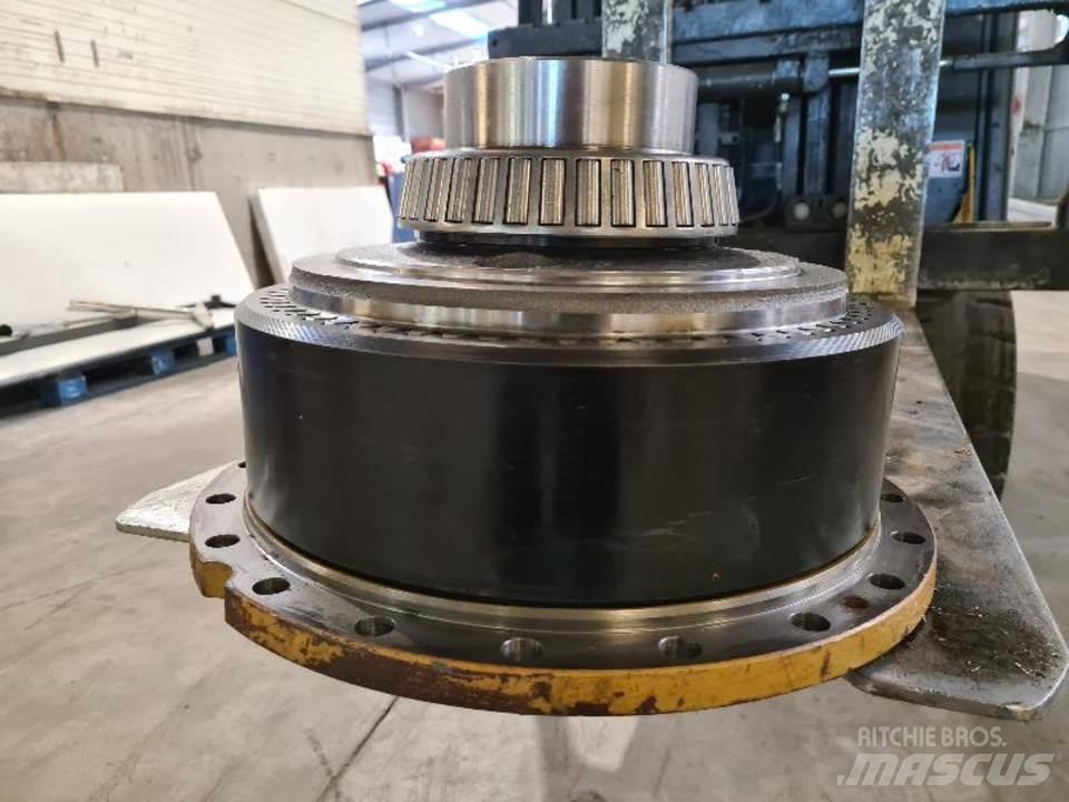 CAT 735 传动装置