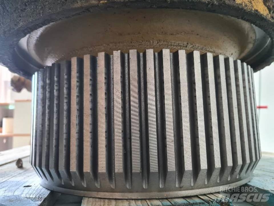 CAT 735 传动装置