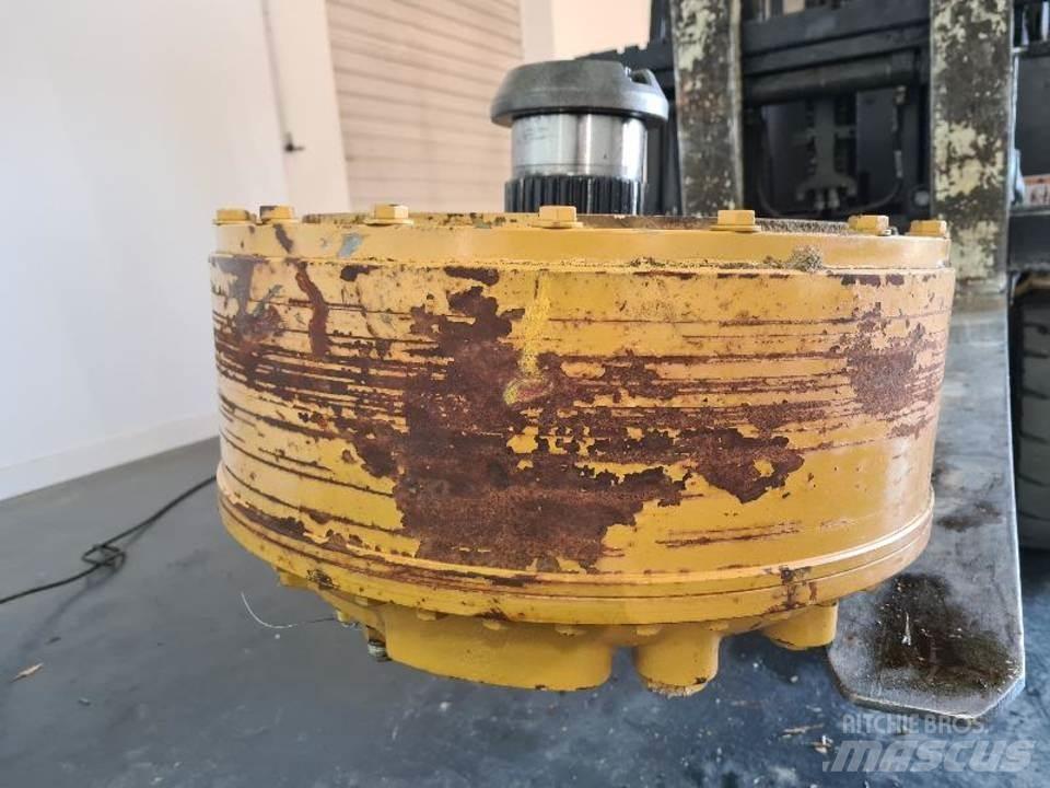 CAT 735 传动装置