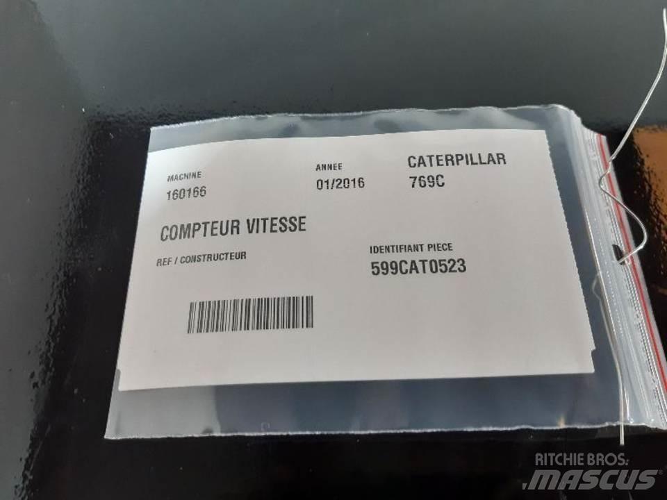CAT 769C 驾驶室与内部