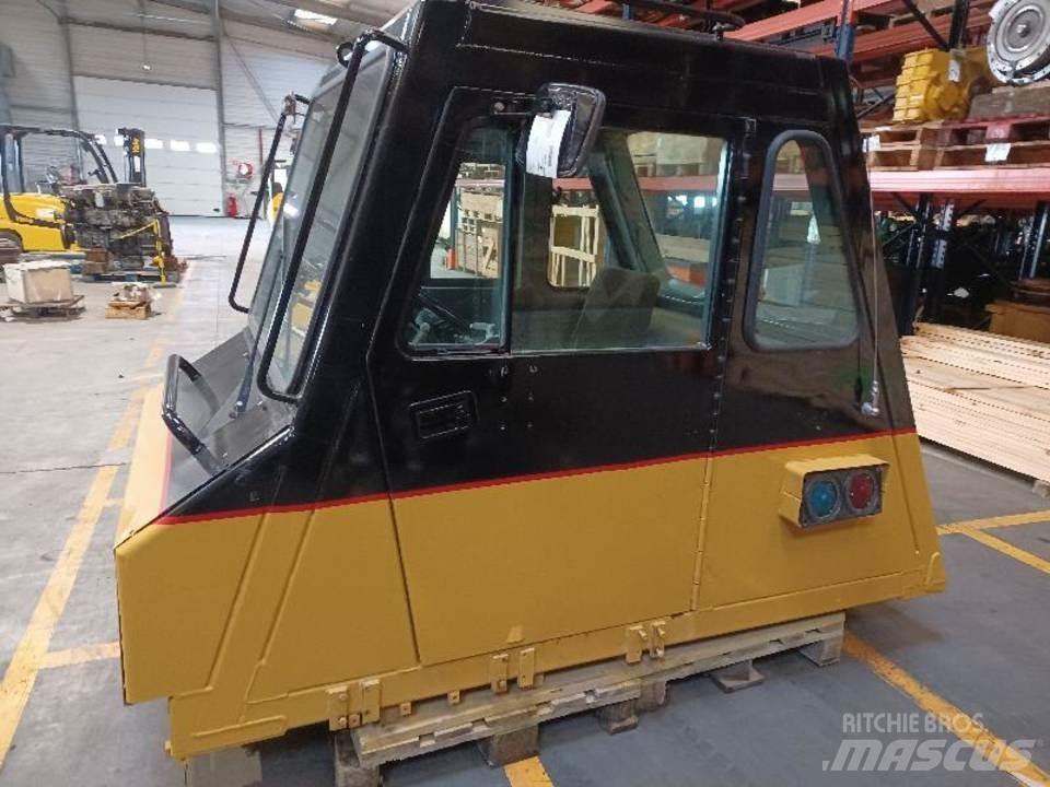 CAT 771D 驾驶室与内部