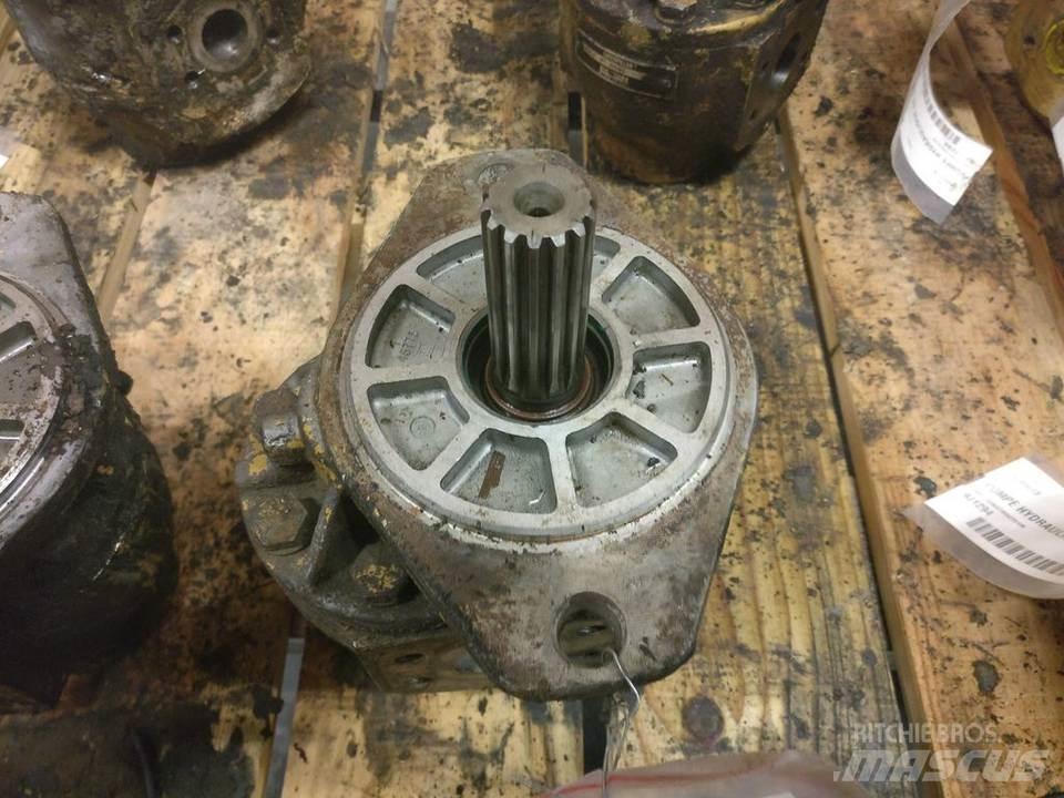 CAT 773 液压