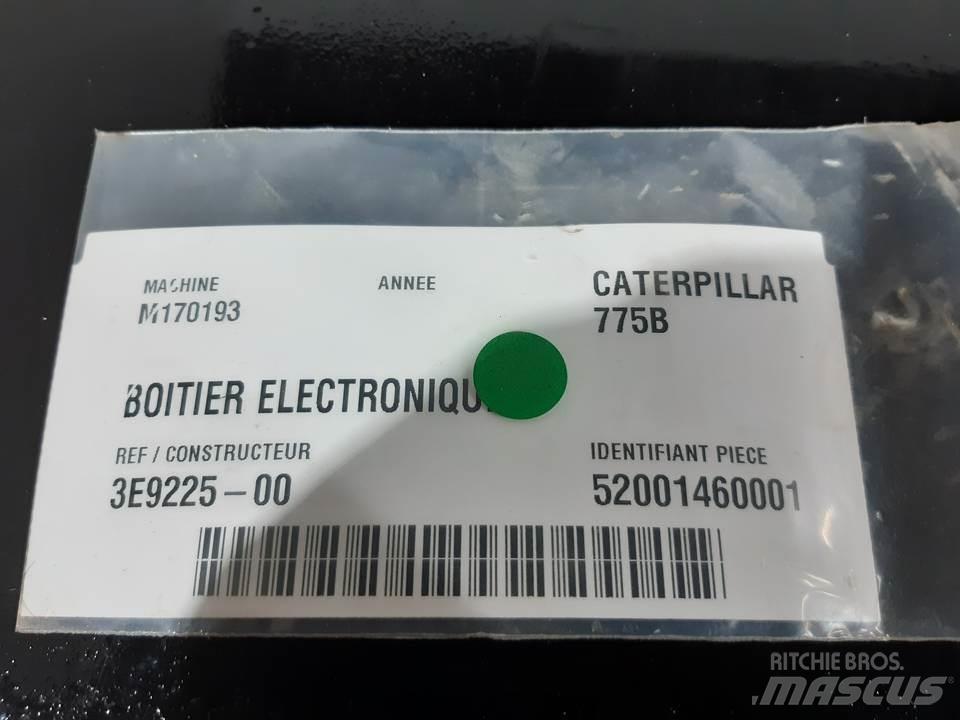 CAT 775B 驾驶室与内部