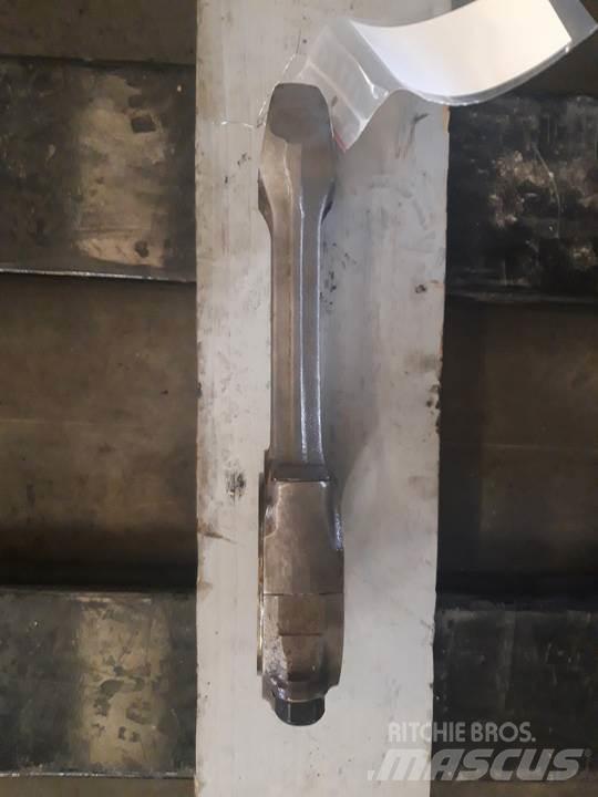 CAT 826C 发动机