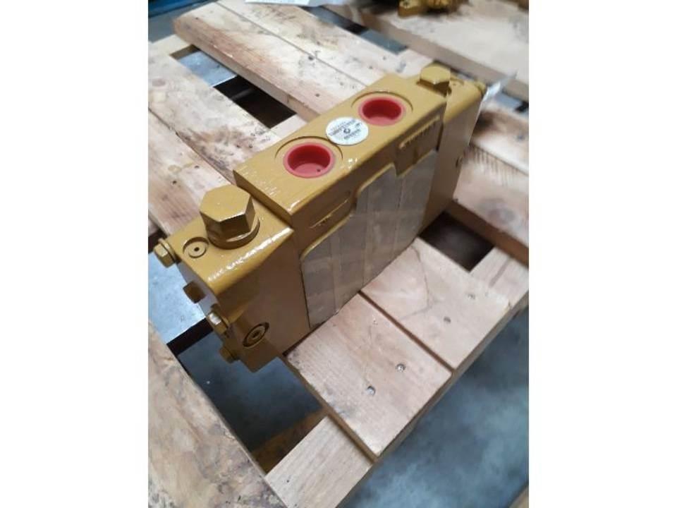 CAT 924G 液压