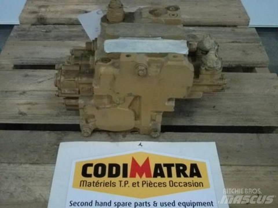 CAT 936 液压