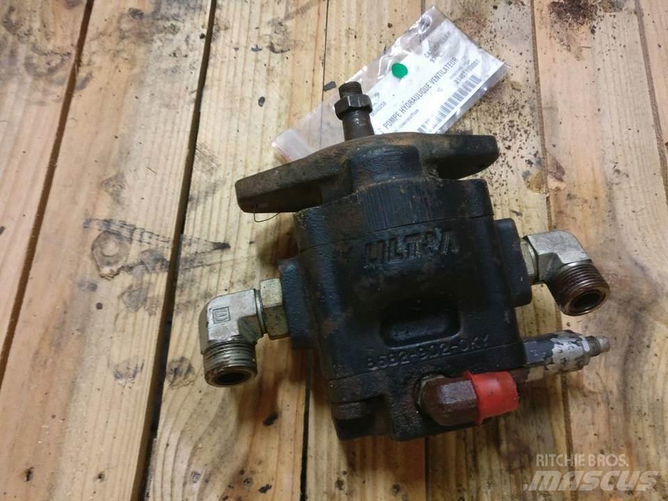 CAT 938G 液压