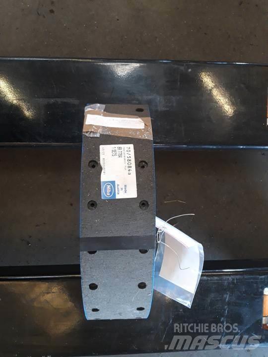 CAT 950 履带、链条和底盘