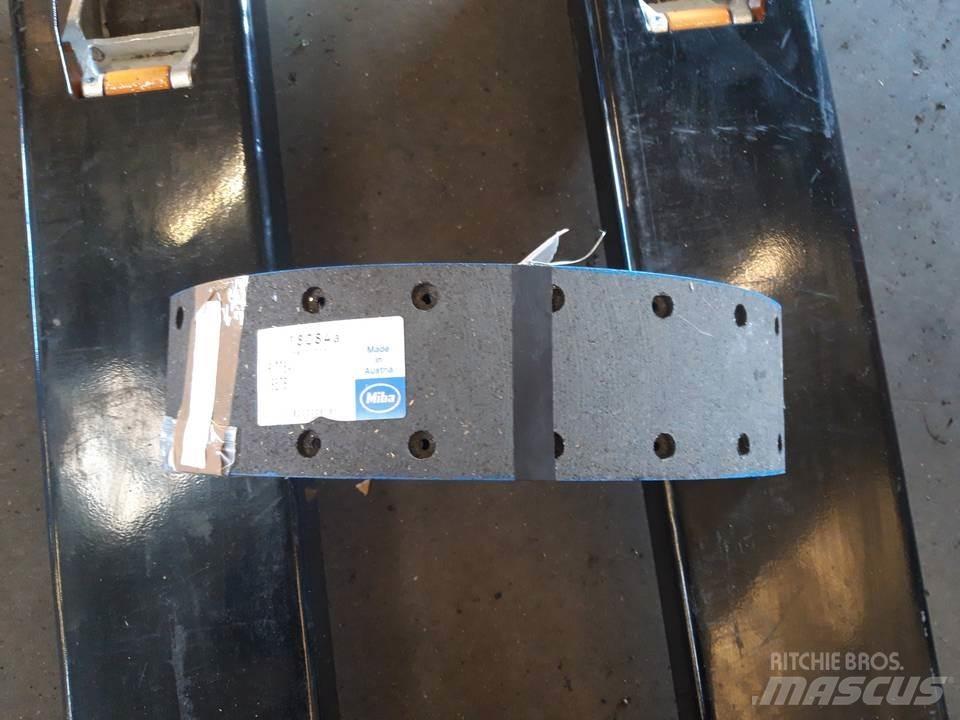 CAT 950 履带、链条和底盘