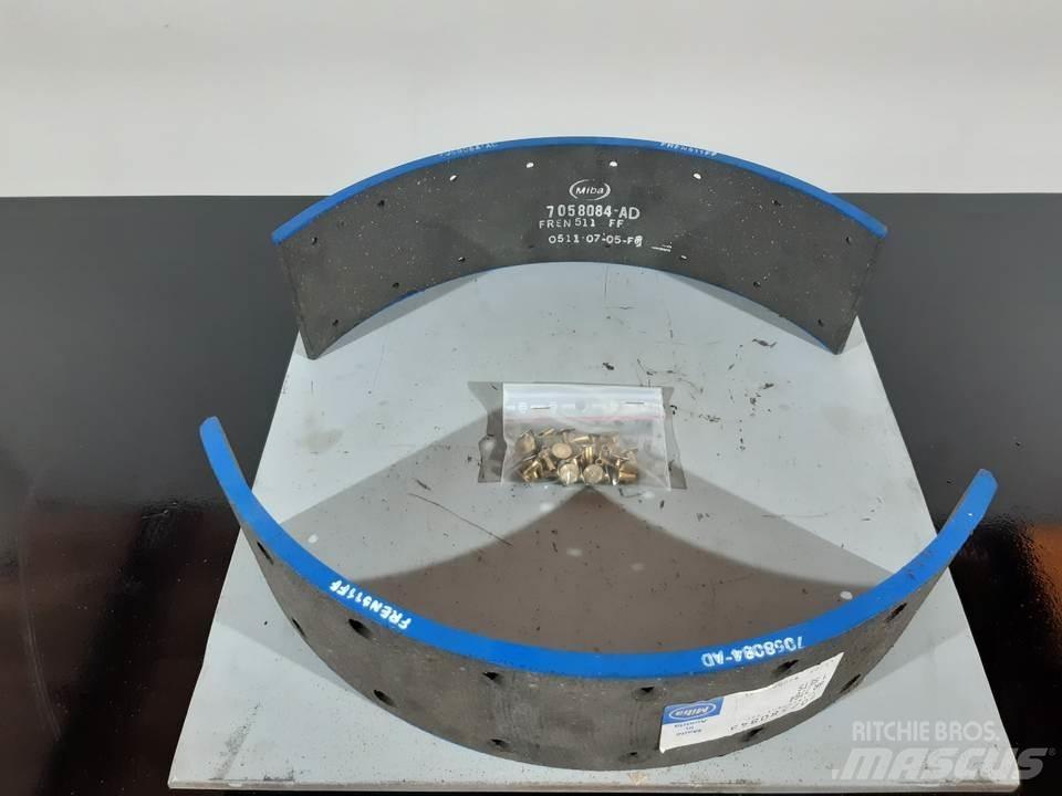 CAT 950 履带、链条和底盘