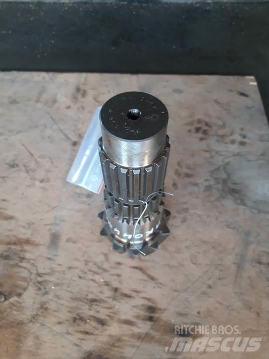 CAT 955L 传动装置