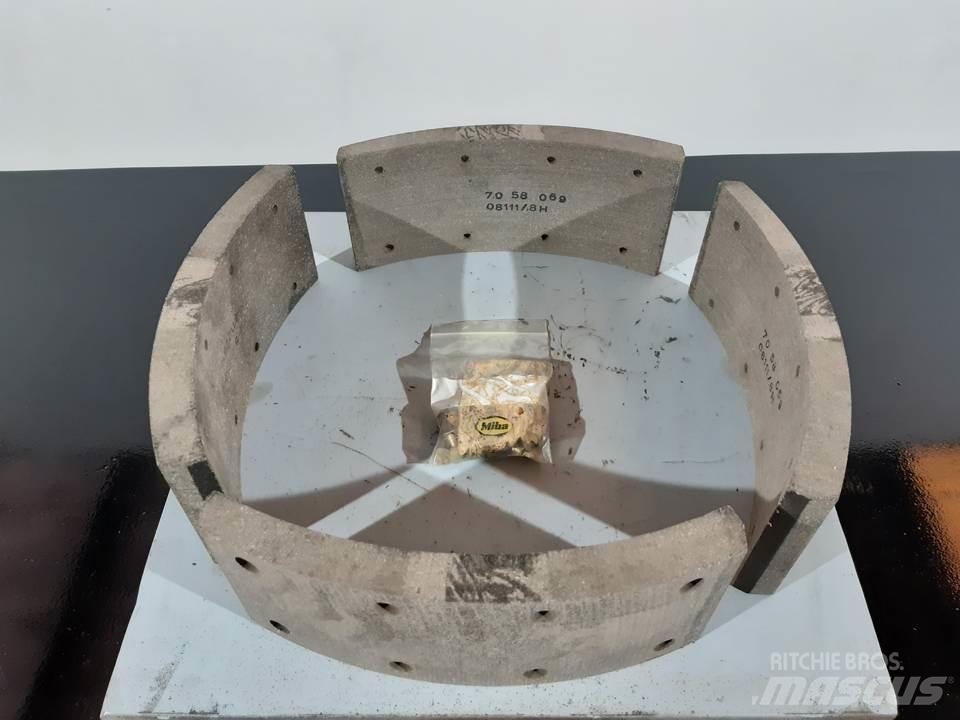 CAT 966C 履带、链条和底盘