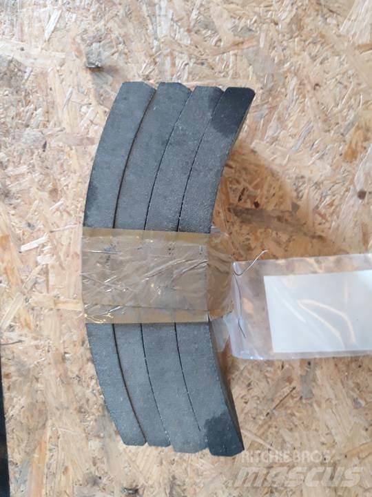 CAT 966C 履带、链条和底盘