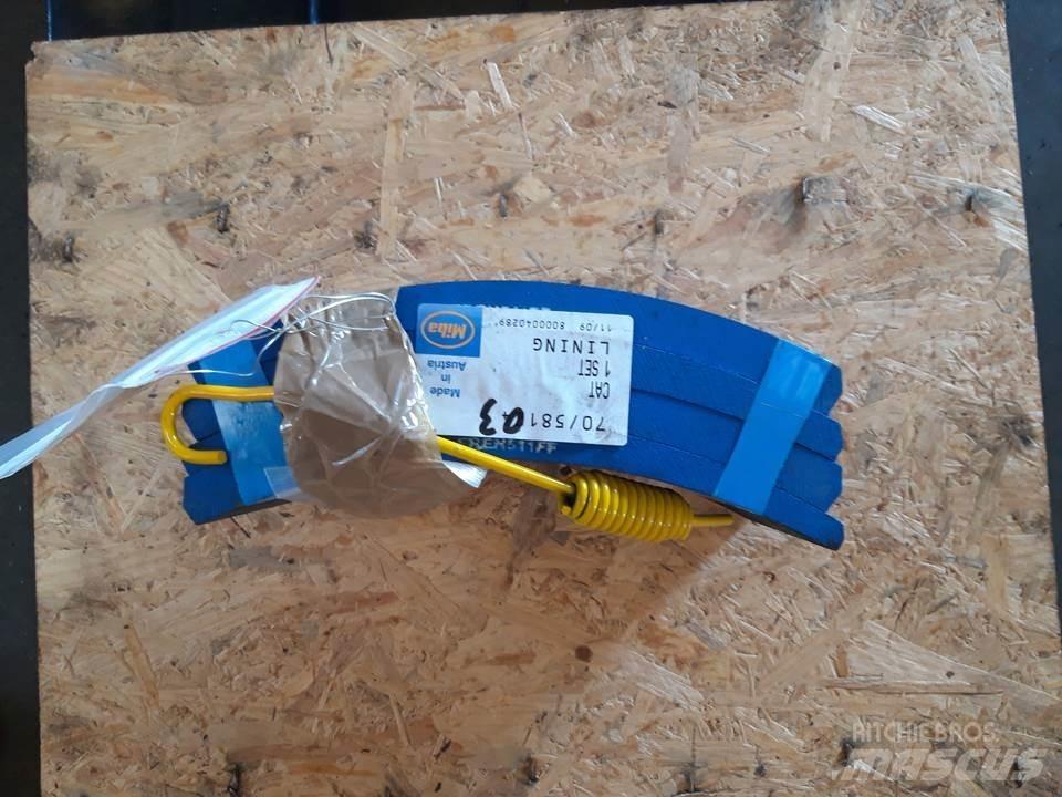 CAT 966D 履带、链条和底盘