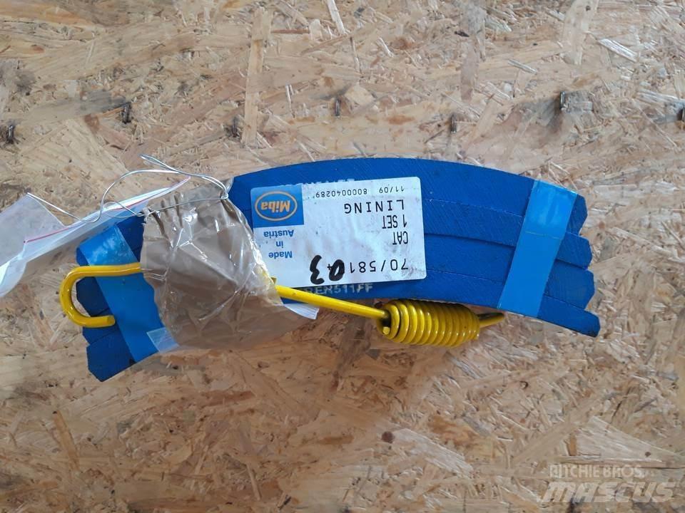 CAT 966D 履带、链条和底盘