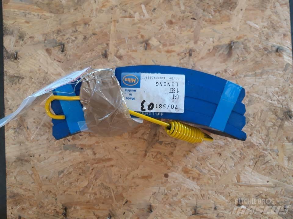 CAT 966D 履带、链条和底盘