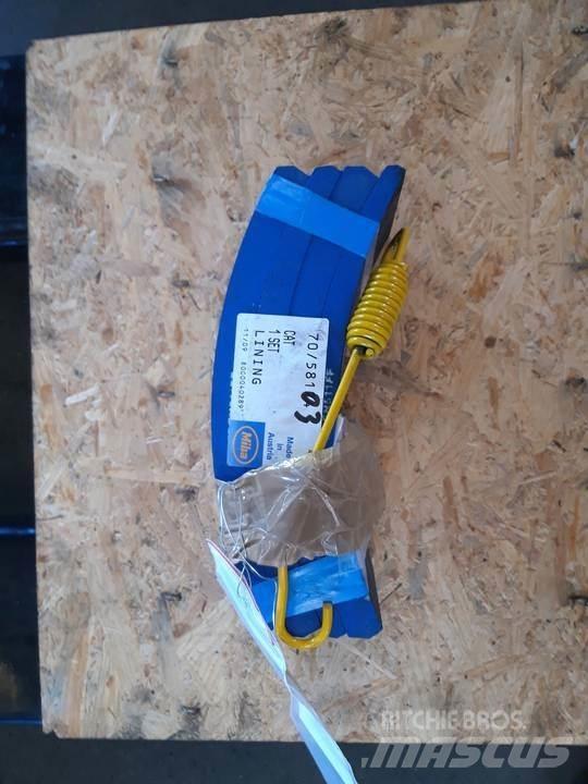 CAT 966D 履带、链条和底盘