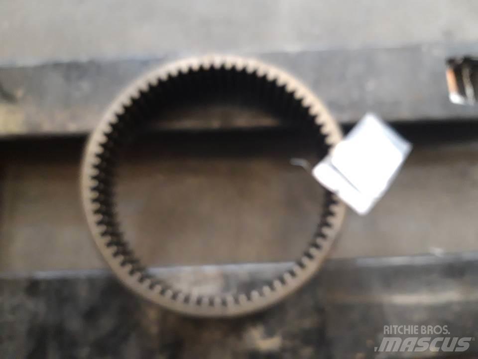 CAT 966E 传动装置
