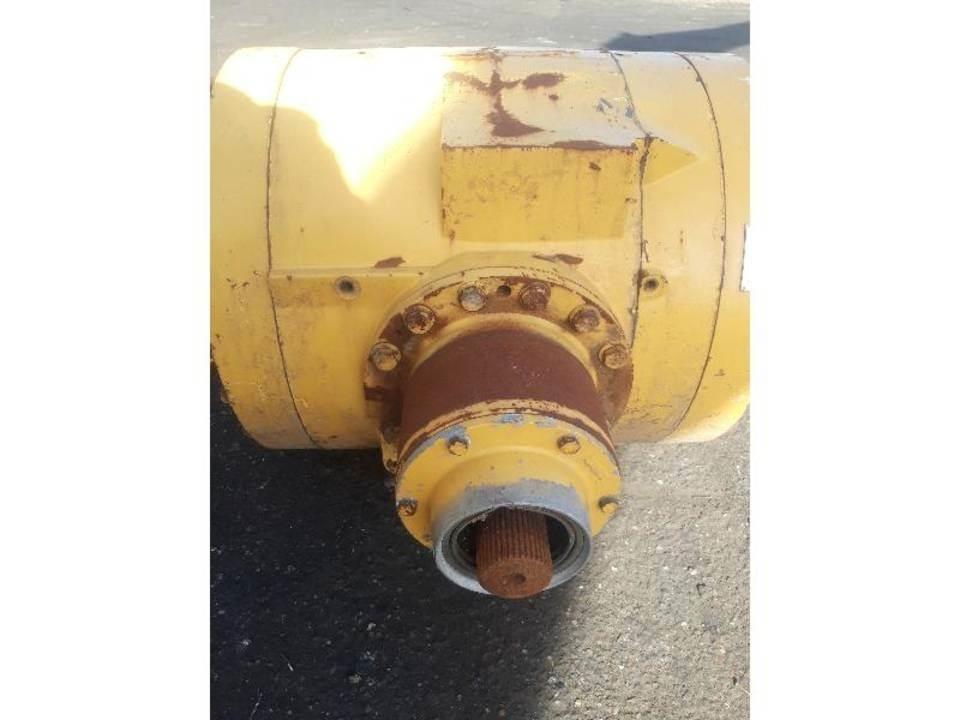 CAT 966H 传动装置