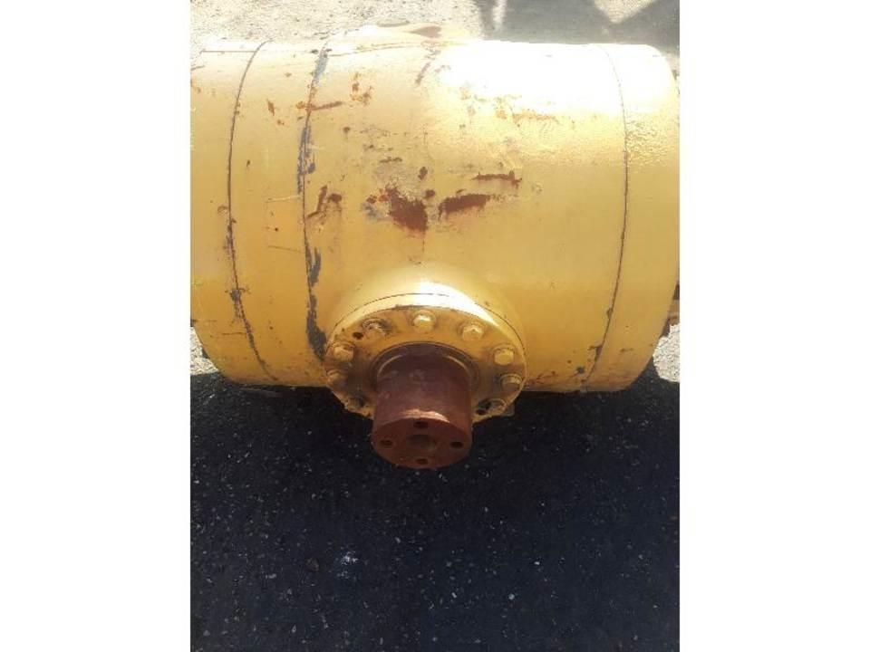 CAT 966H 传动装置
