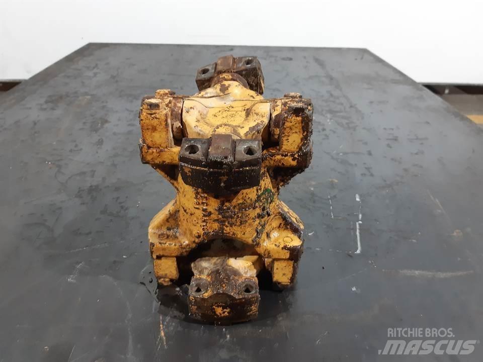 CAT D6RXL 传动装置