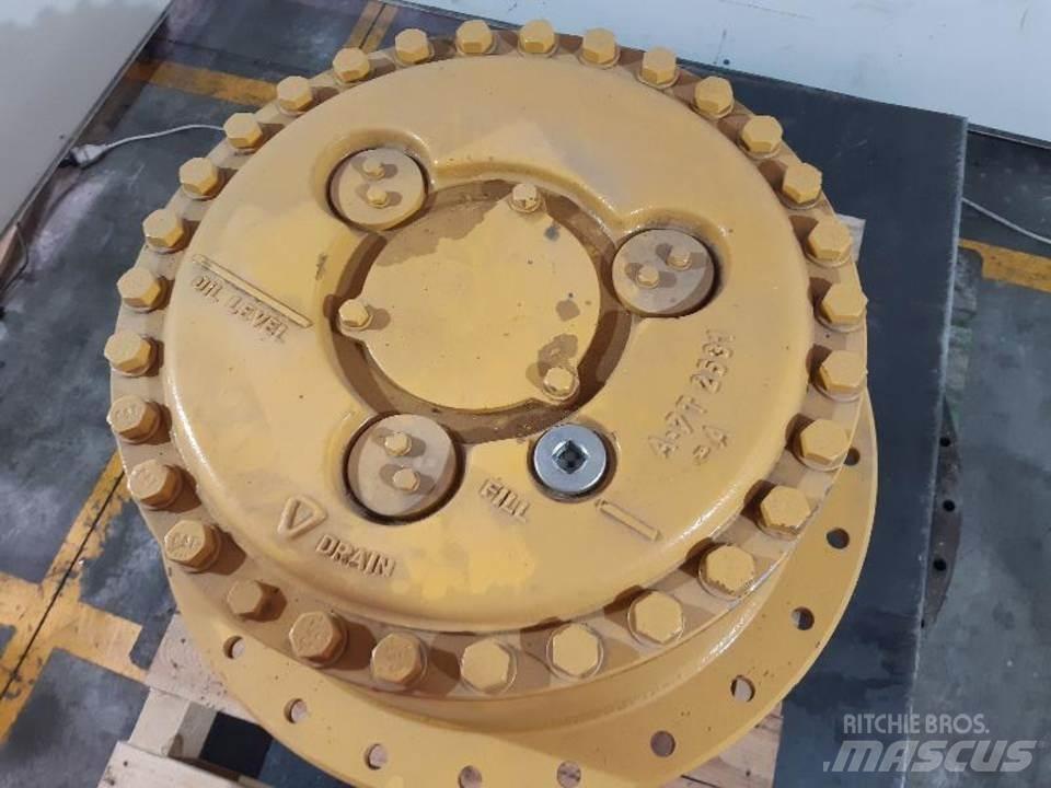 CAT D7R 传动装置