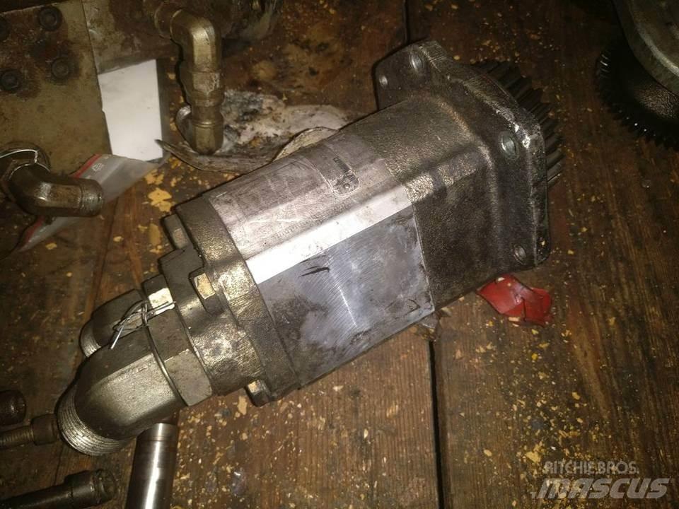 CAT M312 液压