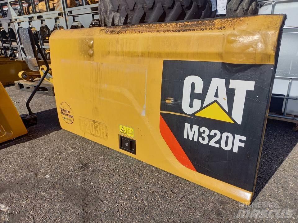 CAT M320F 驾驶室与内部