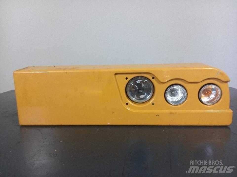 CAT M320F 驾驶室与内部