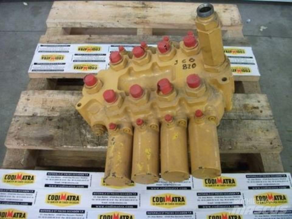 JCB 820 液压
