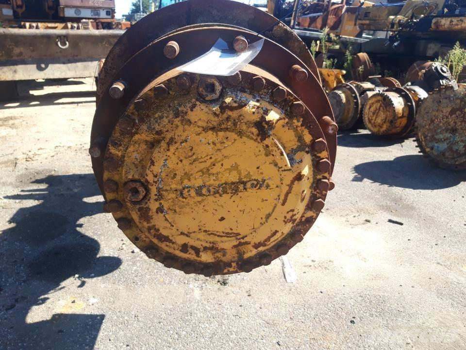 Volvo A25 传动装置